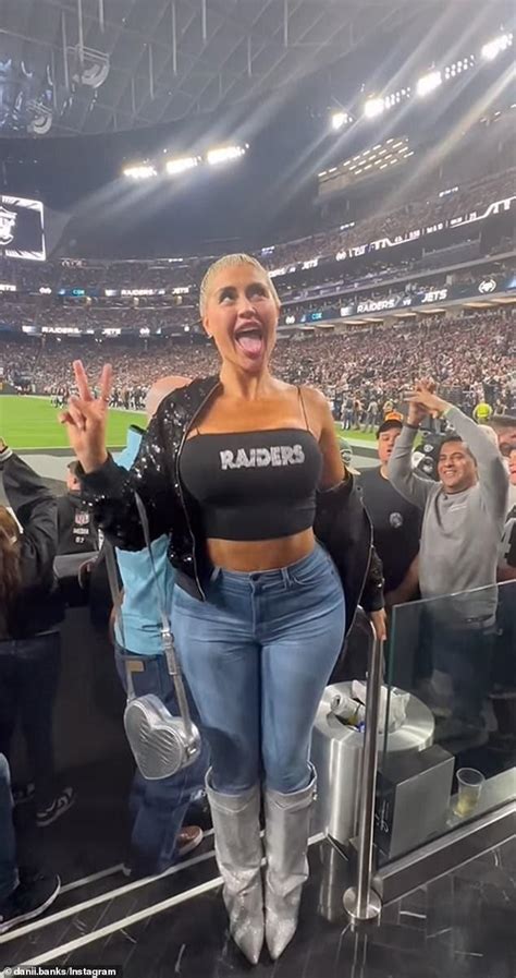 danii banks nfl flash uncensored