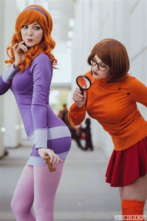 Daphne And Velma Cosplay