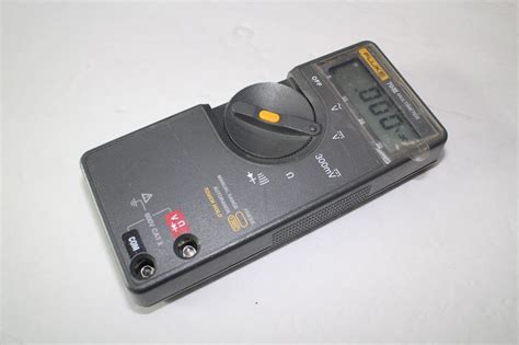 Data Sheet Multimeter Fluke 70 Datasheet Application