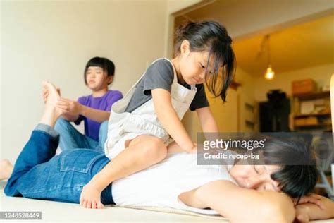 Daughter massage