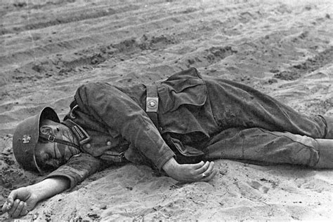 dead german soldiers ww2