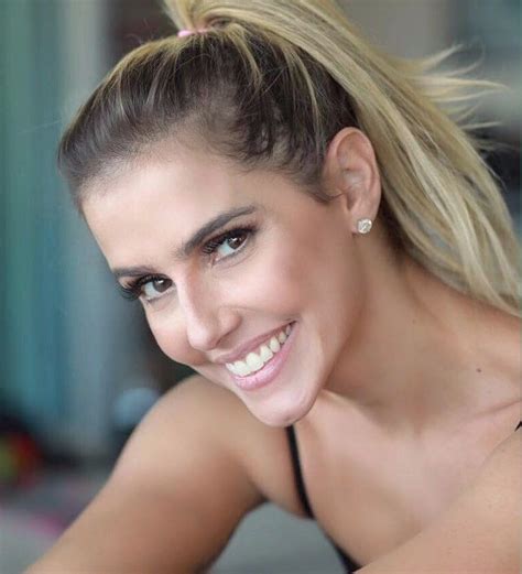 deborah secco biography