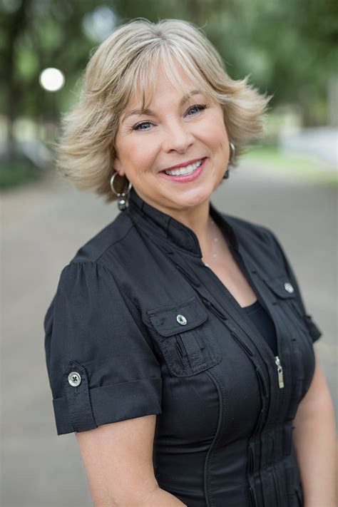 deeanne gist biography sample