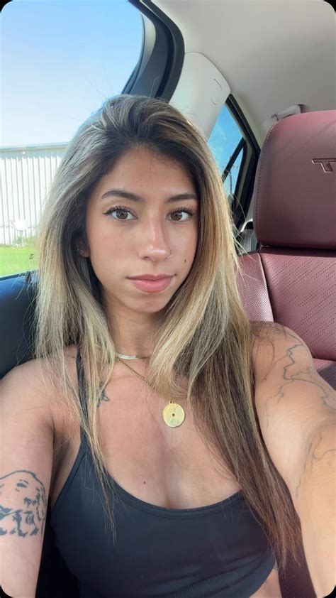 delia mandujano creator profile