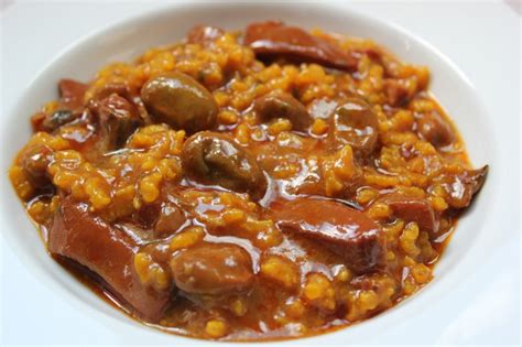 Deliciosos chocos con arroz a la gallega: una receta tradicional y sabrosa