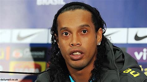 Demi Main bareng Ronaldinho, RD Akui Sempat Pesan Jersey