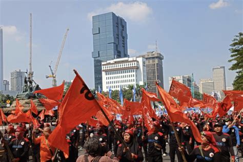 DEMO DI MK：Massa Demo di Patung Kuda, Tuntut Hakim MK Bersikap Adil -