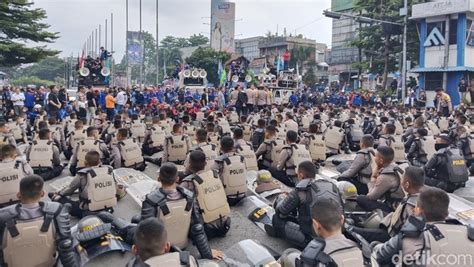 DEMO DI PASTEUR：Menyusuri Gerbang Tol Pasteur, Pintu Utama Menuju Pesona Bandung