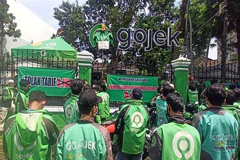 DEMO GOJEK DI SOLO：Ribuan Suporter Solo Demo Tuntut Ganti Manajemen, Buntut Performa