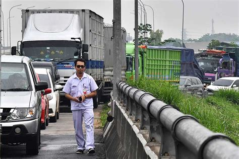 DEMO UMK BEKASI：UMK 2025 Bekasi Terbesar di RI usai Naik 6,5%, Tembus Rp5,6 Juta!