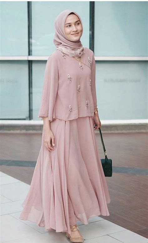 Desain Baju Simple Elegan  Baju Kondangan Simple Hijab Cantik Tanpa Ribet - Desain Baju Simple Elegan