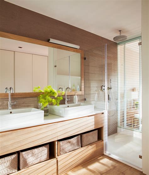 Descubre los mejores diseños de cuartos de baño modernos con plato de ducha