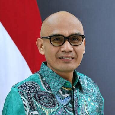 desra percaya biography