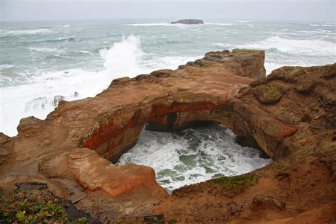 devils punchbowl oregon