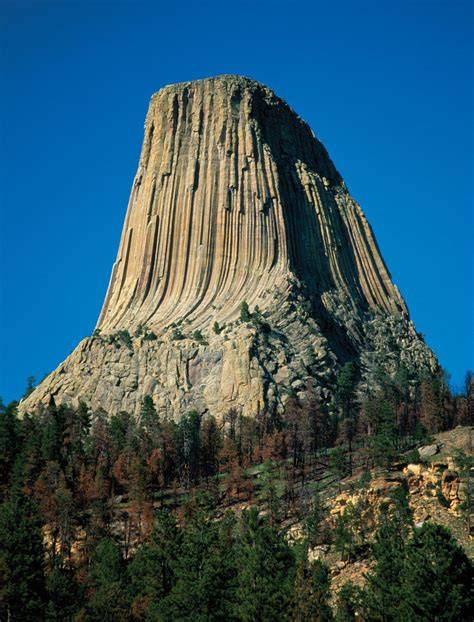 devils tower in wyoming