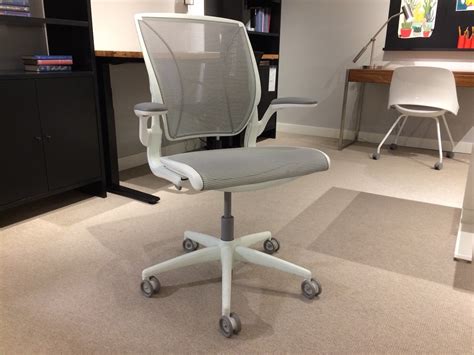 diffrient world chair
