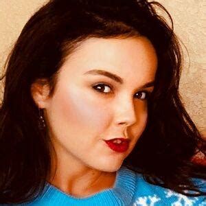 dillion harper selfies