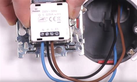 dimmer aansluiten 2 draden