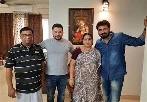 dinesh gopalaswamy biography template