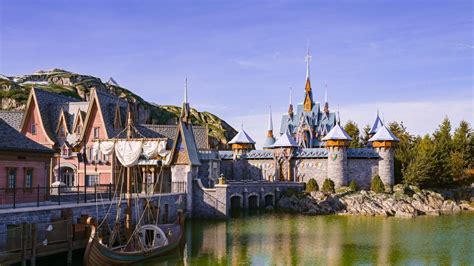 Disney Frozen Before:2013