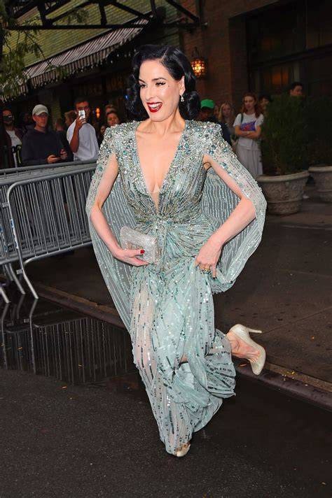 dita von teese boosty