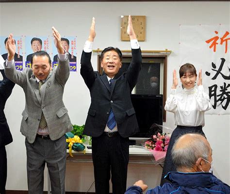 Divisive Poster Helps Mayor Win In Abe S The Division Help - The Division Help