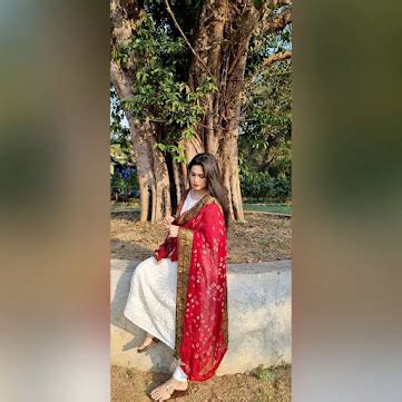 divya tripathi biography