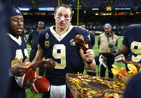 do nfl players eat at halftime