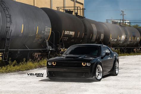 Customize Your Ride: Dodge Challenger Exterior Mods to Turn Heads