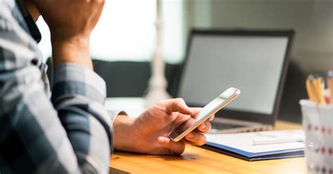 doen alsof je druk bent