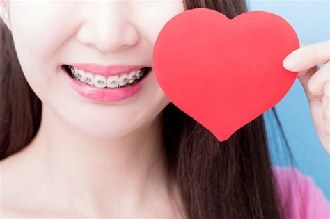 does kissing hurt with braces surgery images
