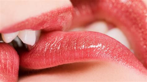 does lip size affect kissing people pictures online