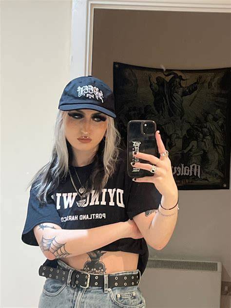 dollmelly nudes
