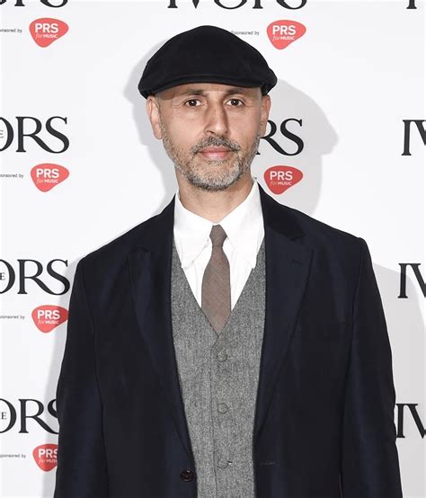 dominik scherrer biography examples