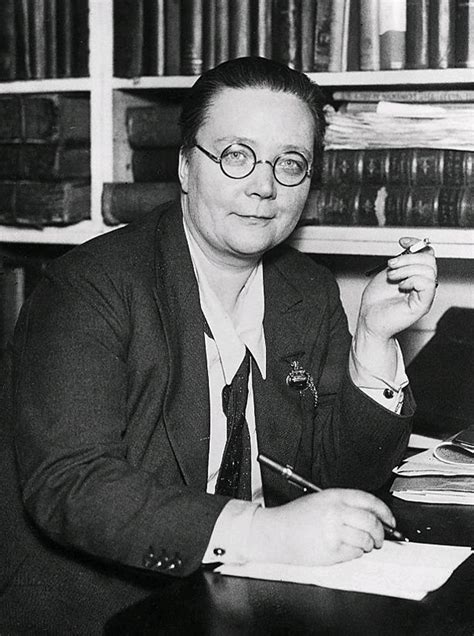 Dorothy L Sayers