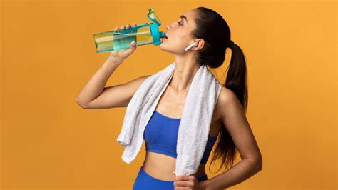 drinking water in between workout