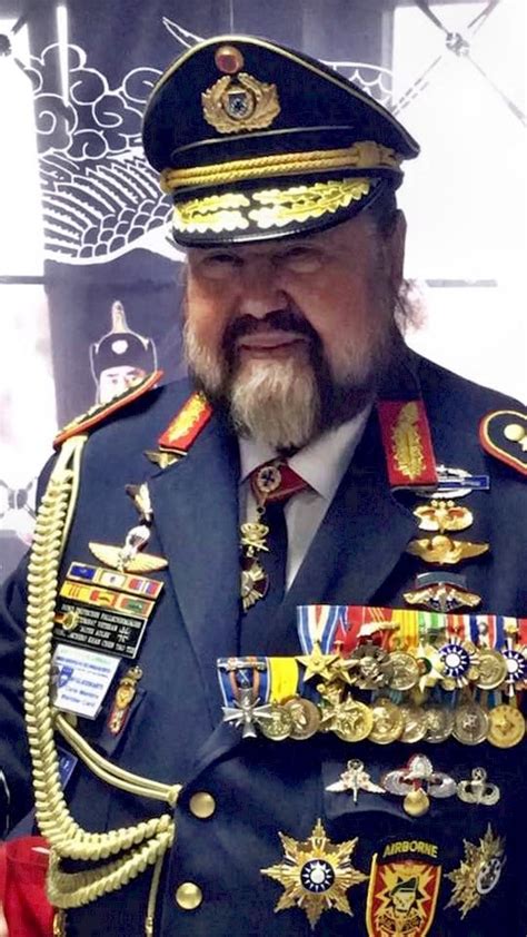 dschero khan biography examples