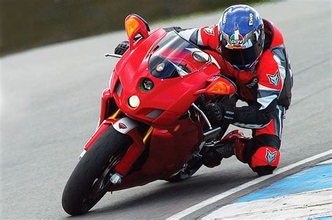 Read Ducati 749 Buyers Guide 