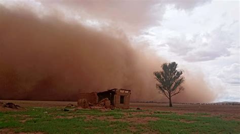 Dust And Wind