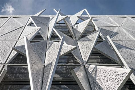 Dynamic Design The Structure Of Books Of Poems