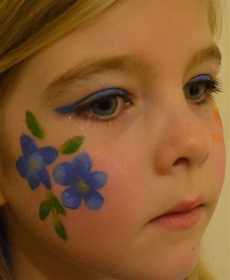  Easy Face Paint Flowers - Easy Face Paint Flowers