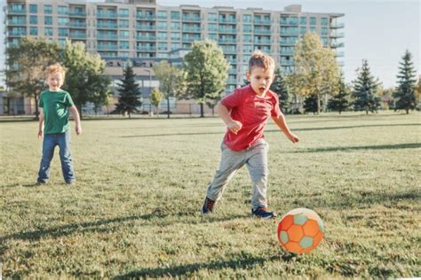 Easy Sports To Teach Preschoolers The Breakie Bunch Sports For Kindergarten - Sports For Kindergarten
