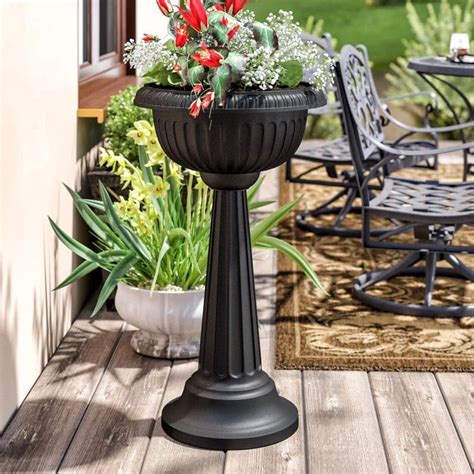 edgewater polypropylene urn planter