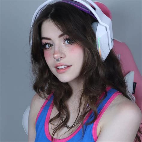 Egirl Streamer