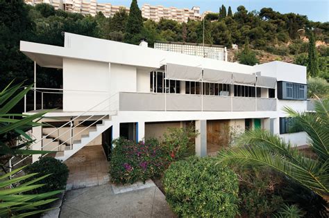 Eileen Gray E 1027