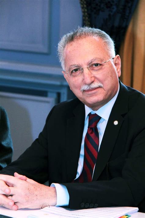 ekmeleddin ihsanoglu biography examples