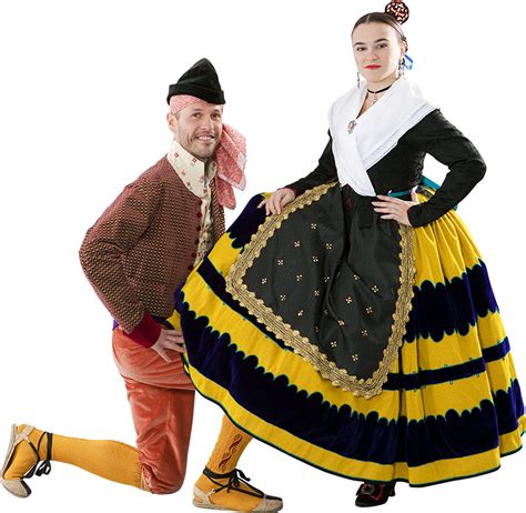 El traje regional murciano: Belleza y tradición en cada puntada