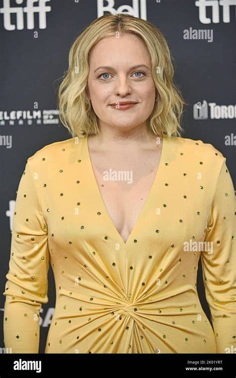 elizabeth moss nude