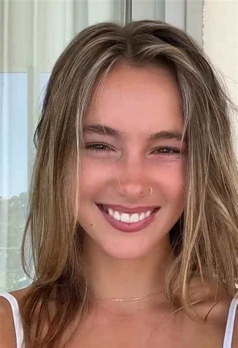 ella.joy OnlyFans leaked content