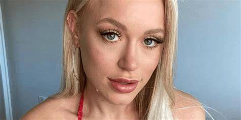 elle brook nude